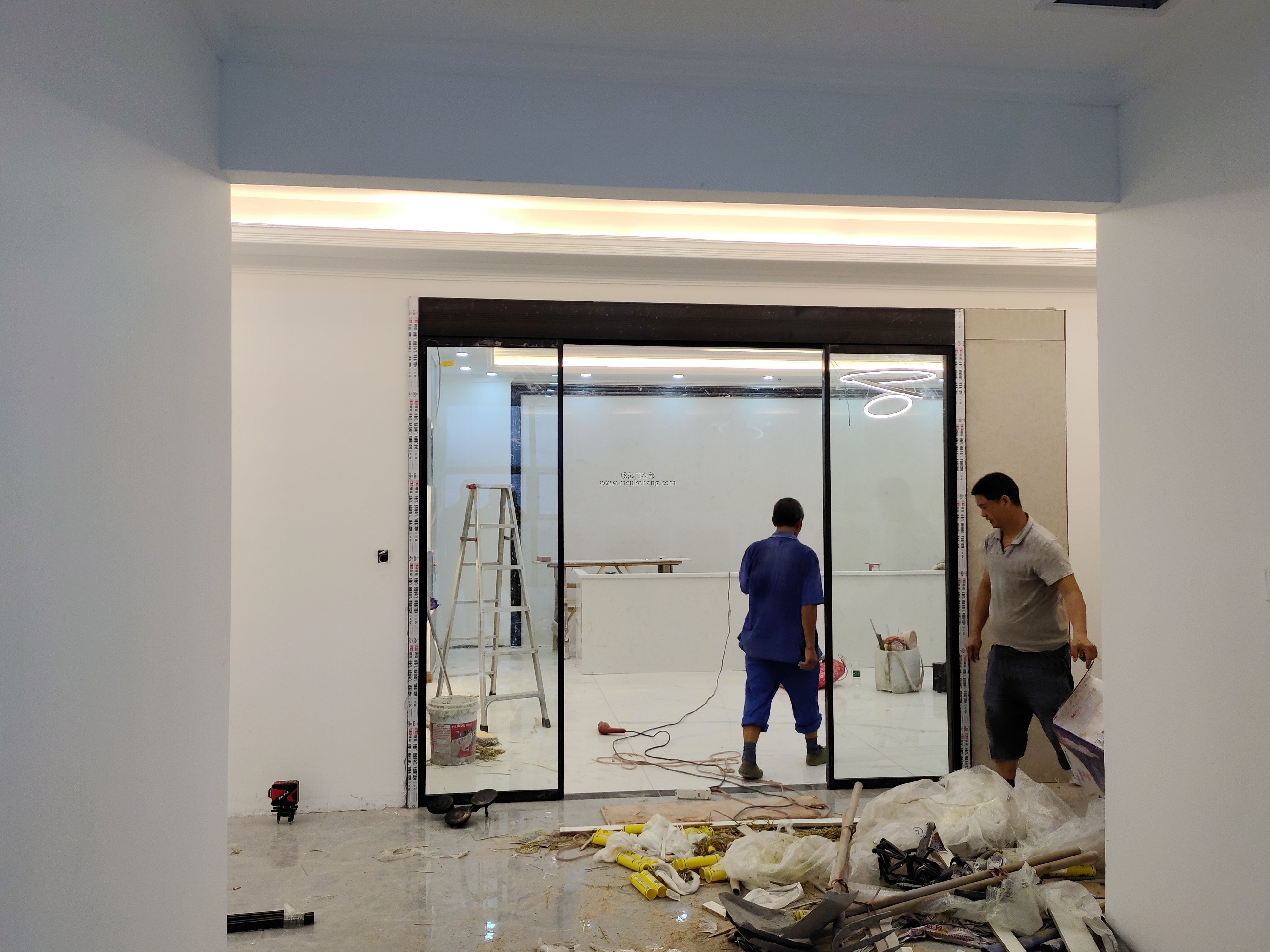 成都鋁合金型材感應門安裝案例 成都鋁合金型材感應門安裝案例