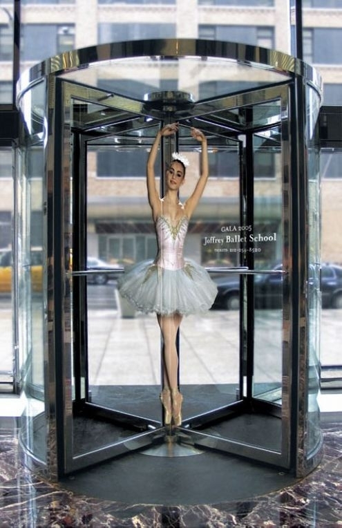 請(qǐng)注意自動(dòng)旋轉(zhuǎn)門紅外傳感器盲區(qū) 請(qǐng)注意自動(dòng)旋轉(zhuǎn)門紅外傳感器盲區(qū)